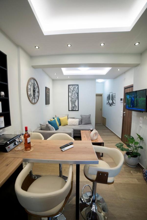 Luxurious Apartment In The Heart Of Town ! Loutráki Eksteriør billede
