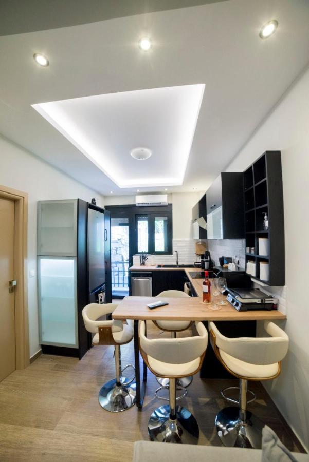 Luxurious Apartment In The Heart Of Town ! Loutráki Eksteriør billede