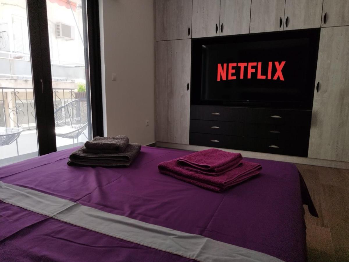 Luxurious Apartment In The Heart Of Town ! Loutráki Eksteriør billede