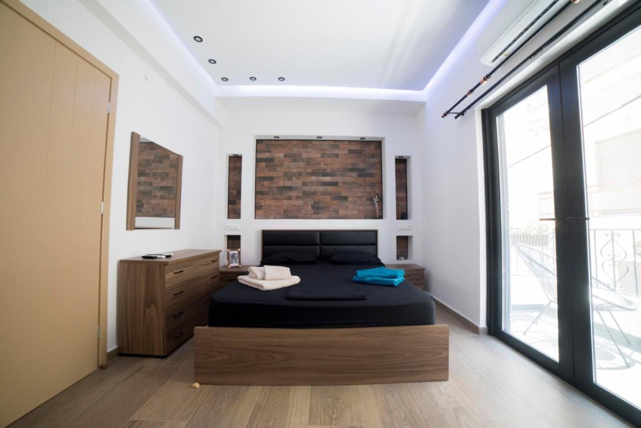 Luxurious Apartment In The Heart Of Town ! Loutráki Eksteriør billede